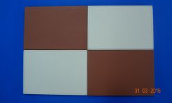 Painel revestido em couro